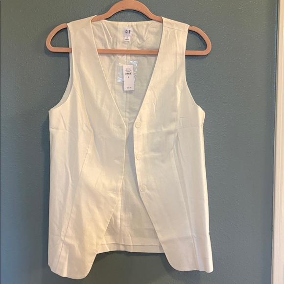 GAP Tops - GAP long line button down vest